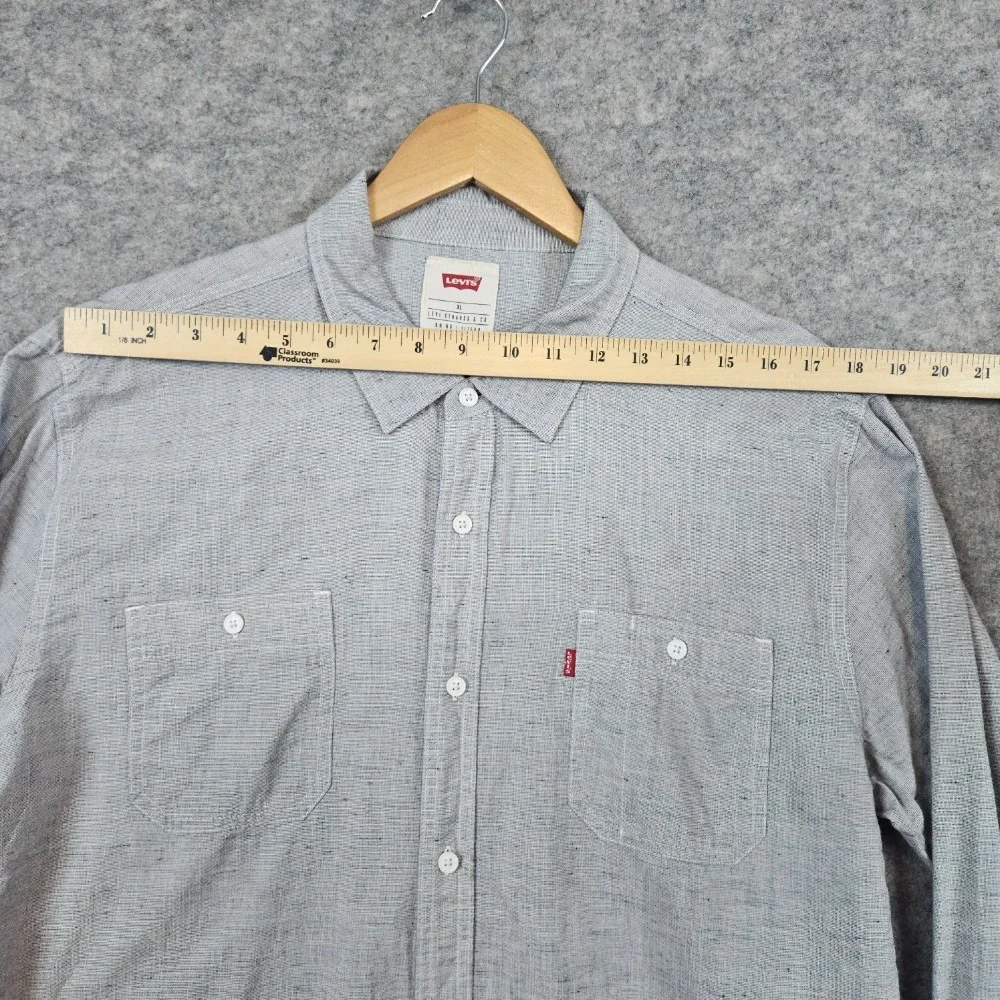 Levi's Gray Button Up Shirt‎ Size XL Long Sleeve Cotton Blend Lightweight SPOT